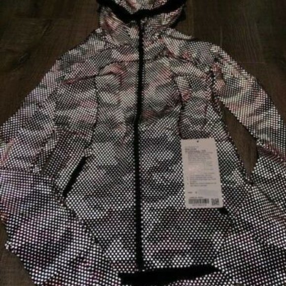 Lululemon Seawheeze  Reflective Jacket 2020 - Picture 3 of 7